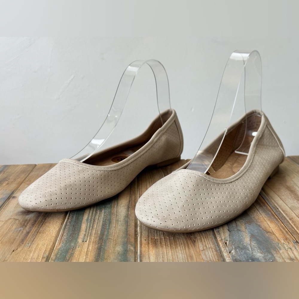 White Mountain Sasha Beige Laser Cut Ballet Flat Women's Size 8